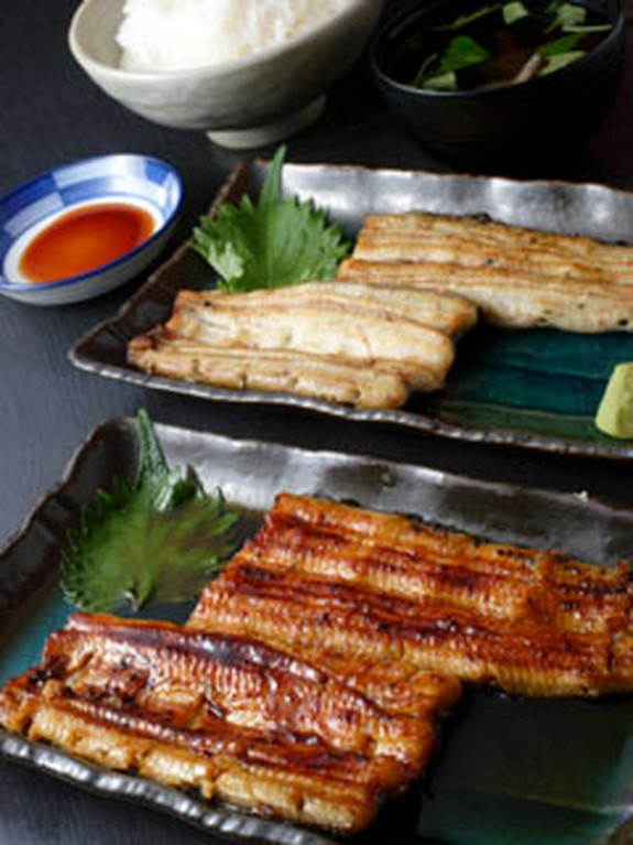 蒲焼と白焼を一度に楽しめる「特上定食」