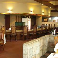 落ち着きのある店内で美味しい食事を…