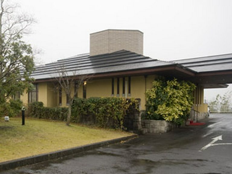 唐津街道沿いです。気軽にお越し下さい!!