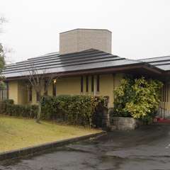 唐津街道沿いです。気軽にお越し下さい!!