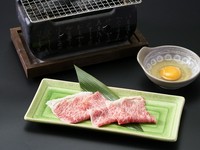 宮城が誇る陸の恵み、黒毛和牛のブランド「仙台牛」。そのきめ細かな霜降り肉を、さっと炙っていただく「焼きしゃぶ」でご用意しました。口にした瞬間とろける脂の甘みと濃厚な旨味をお楽しみください。