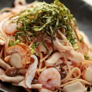 海老・いか・帆立・三種のきのこ等、具沢山パスタ！