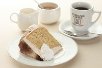 お好きなケーキとドリンクをお選びください。