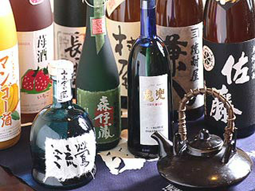 本格焼酎やフルーツのリキュールが揃っています