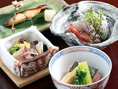 おまかせコースのお口直しの料理