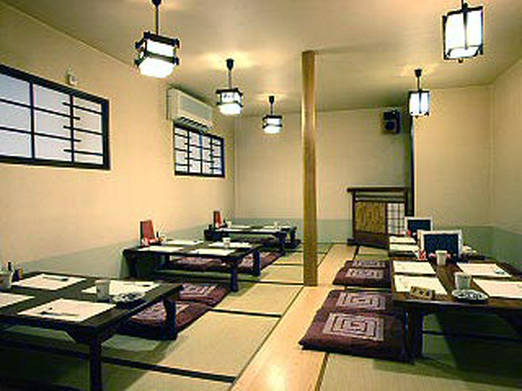 座敷席：4席5卓