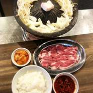 生ラムをおかずに食べると丼ぶり2杯もOKです。
番茶の茶碗につけダレ割で味付けしてみて下さい。（※通の食べ方です。）