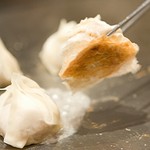 熱々の溢れる肉汁を、冷たいビールで～！