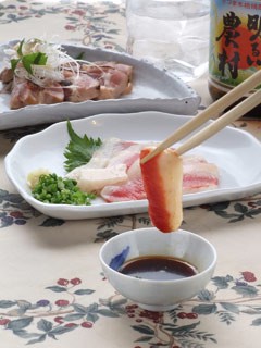 熊本直送の馬刺しと、地鶏のたたき