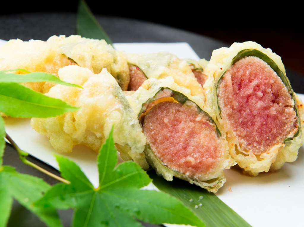 薄衣で博多名物にひと味プラス『博多明太子の天ぷら』