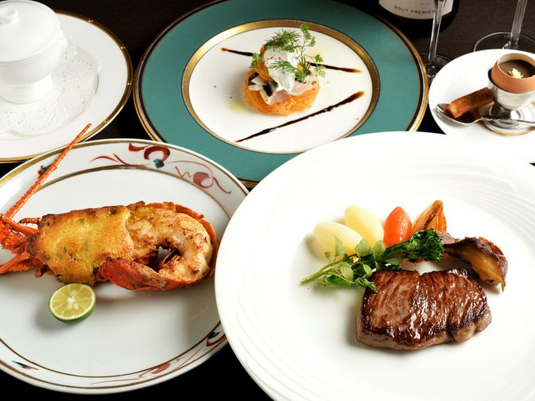 美味し国三重の食材を盛り込んだ『郷<要予約>』