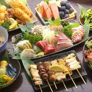 クーポン利用で飲み放題が2時間⇒3時間に！少人数～最大50名様までご利用人数に合わせた個室も各種ご用意！お好みの鍋が選べる飲み放題付コースは3850円～(税別)と、とってもお得にお楽しみいただけます。