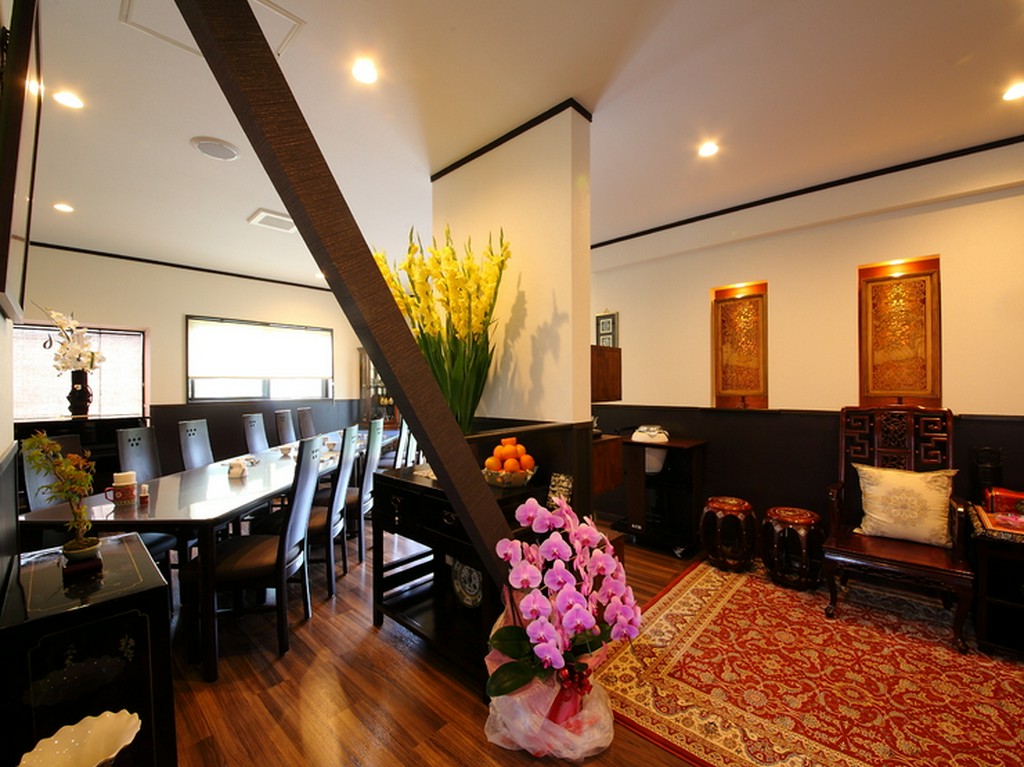 落ち着きのある雰囲気のなかお食事を楽しんでいただけます