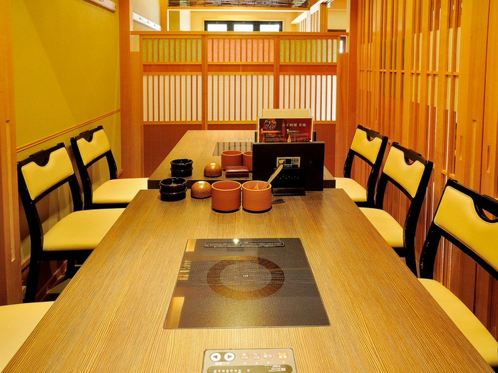 店内の中心に位置する大広間