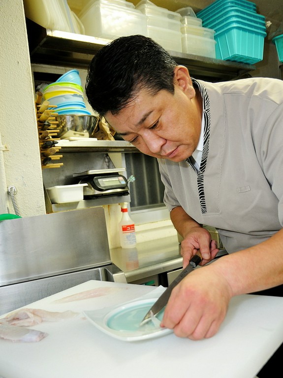 フグ料理一筋28年。フグを探求し続けてきた店主