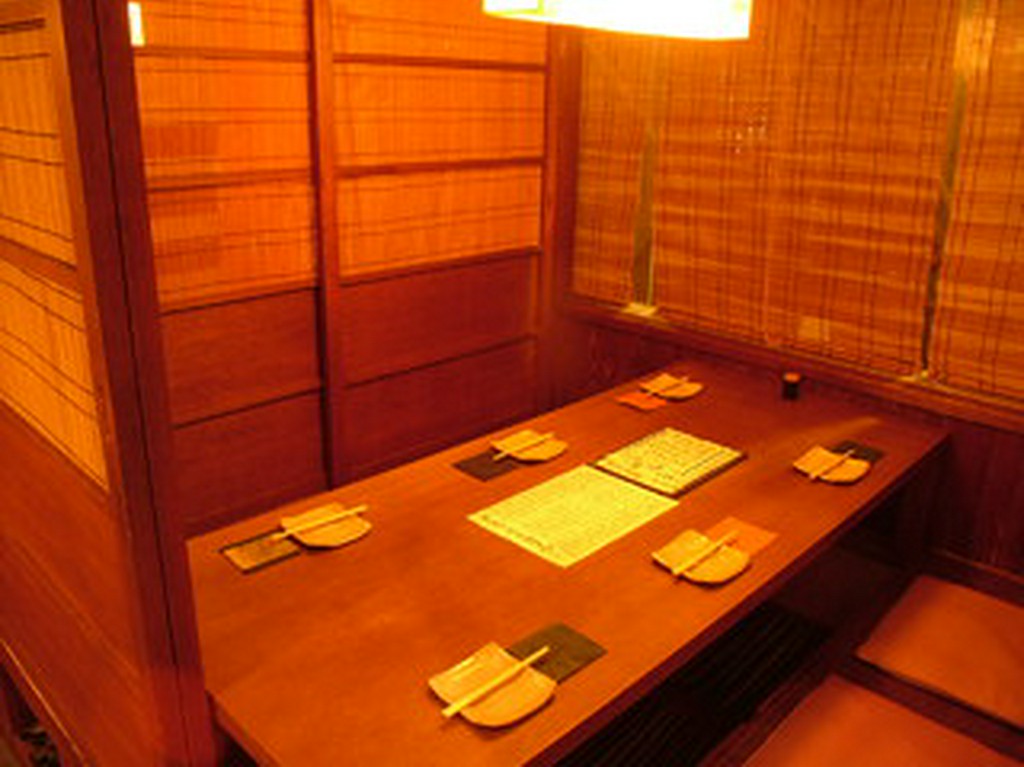 掘りごたつ個室。記念日やお祝いや接待に、錦伏見で和食