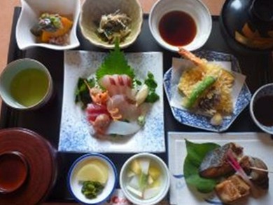 [鰹のタタキも味わえる♪]筍取（たけとり）御膳