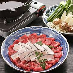 □鍋料理□　鯨鍋（皮鯨すき焼き）