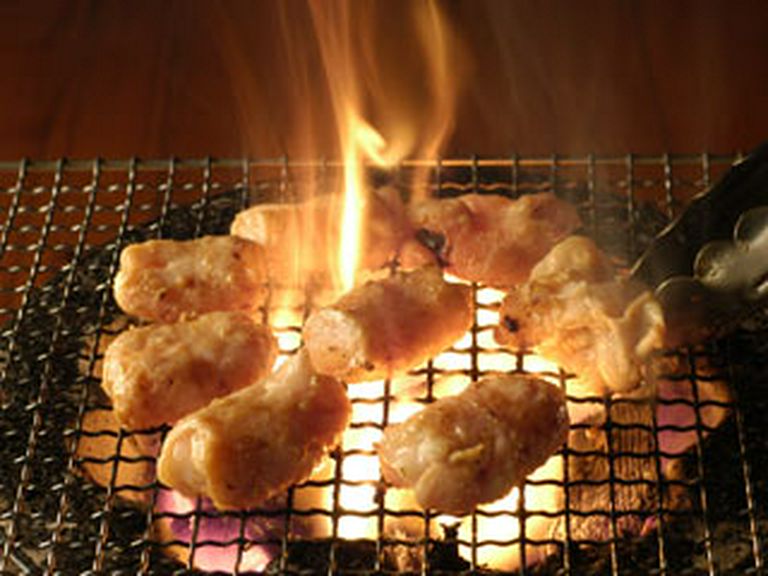 新鮮・名物！厚木シロコロホルモンを七輪でどうぞ！！