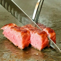 【シェフおまかせコース】＜全7品＞極上黒毛サーロとフィレやたらば蟹と伊勢海老を堪能