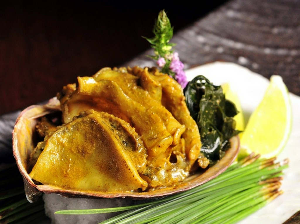 極上！　天然黒鮑肝焼き