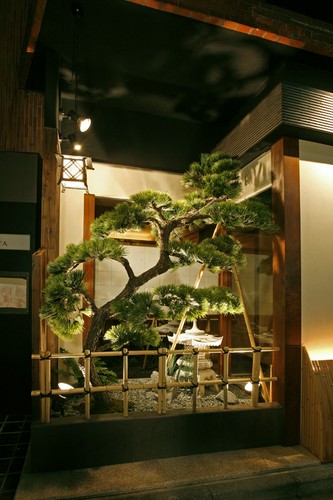 こだわりの日本酒、焼酎を用意しています。取り寄せもします