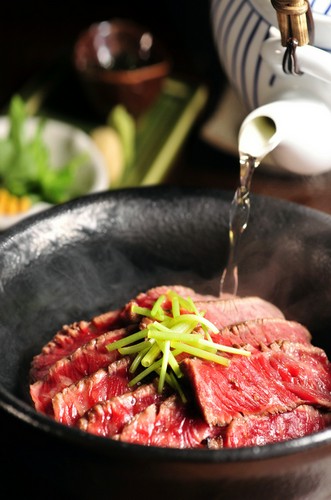 牛肉はすべて最高級の国産A5ランクを使用しています