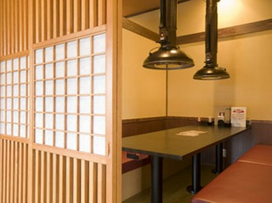 大事な記念日に！和空間の個室2名〜4名席をご利用下さい。