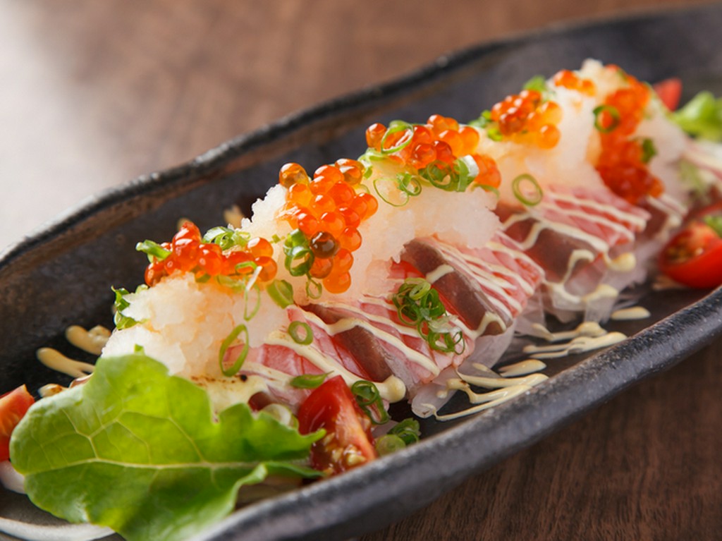 『炙りサーモンのカルパッチョ』はあっさりとクセになる味