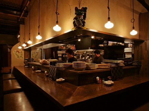 知人からプレゼントされた招き猫。幸せを呼び込みます