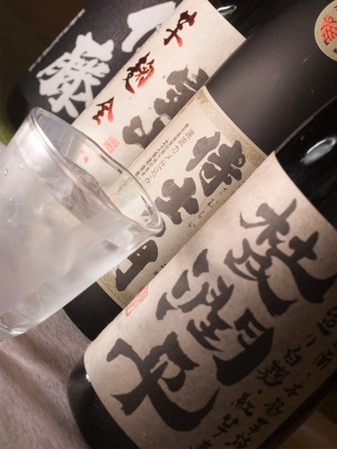 焼酎は約30種類。九州ならではの焼酎も豊富に取り揃えています。