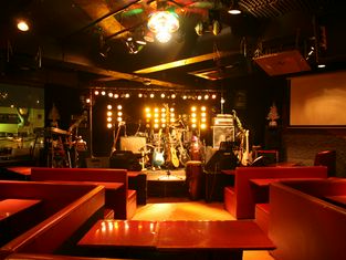 Live rock bar BAUHAUS