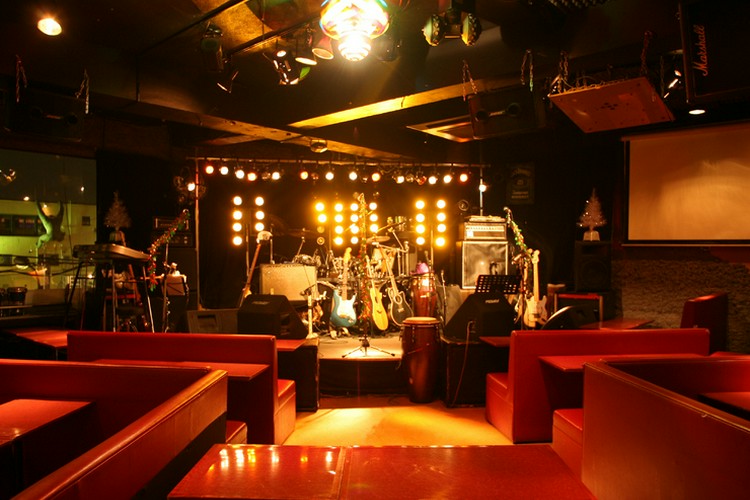 Live rock bar BAUHAUS 六本木/アミューズメント・バー ネット予約可