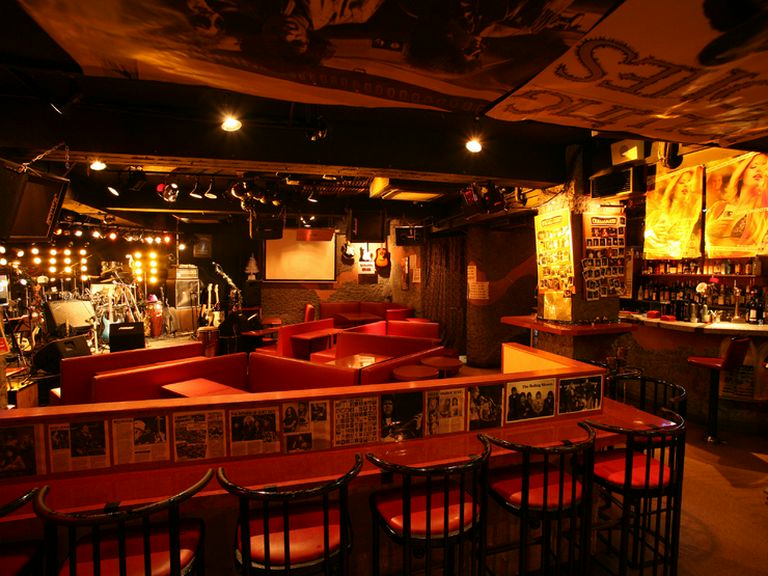懐かしいライブハウスの空気がここにある。