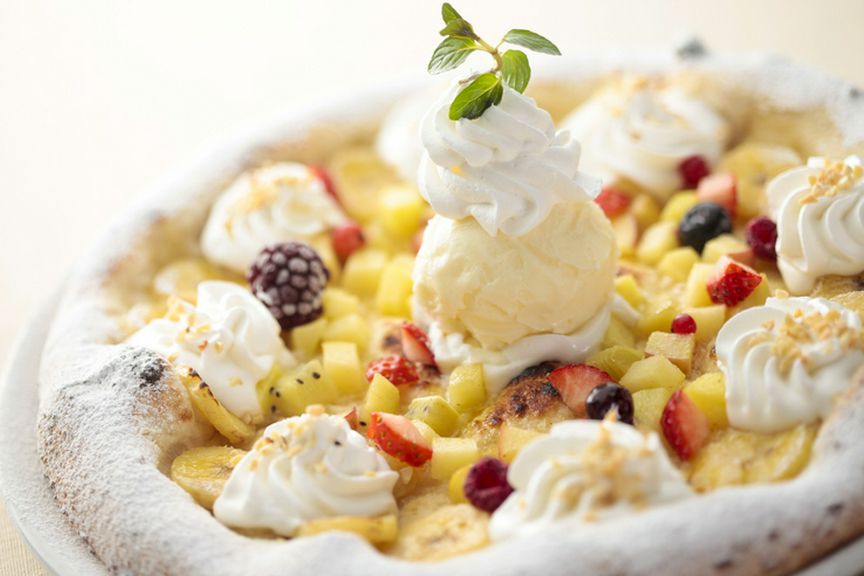 あつあつ!フルーツピッツァにひえひえ!アイスクリーム添え