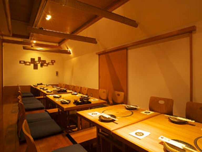 全席掘りごたつ席で、お寛ぎいただけます。