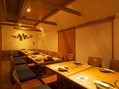 全席掘りごたつ席で、お寛ぎいただけます。