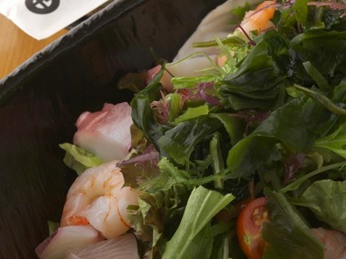 魚介と海草のサラダ　桜藩ドレッシング