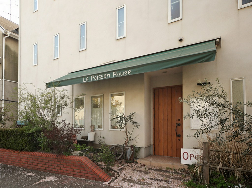 住宅街にある洋食レストラン