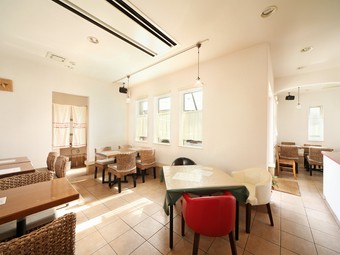 おしゃれな洋食レストランで記念日や誕生日をお祝い