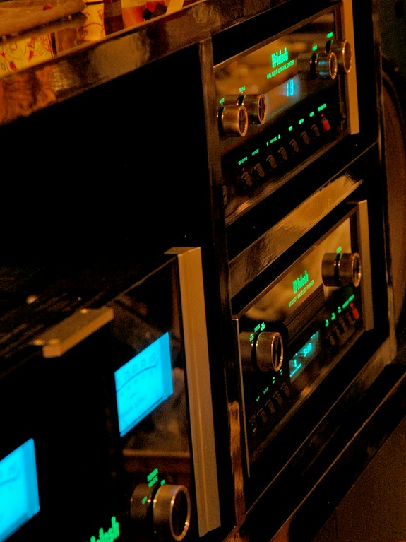 McIntoshのアンプとJBLのスピーカーが豊潤な音世界を生み出す