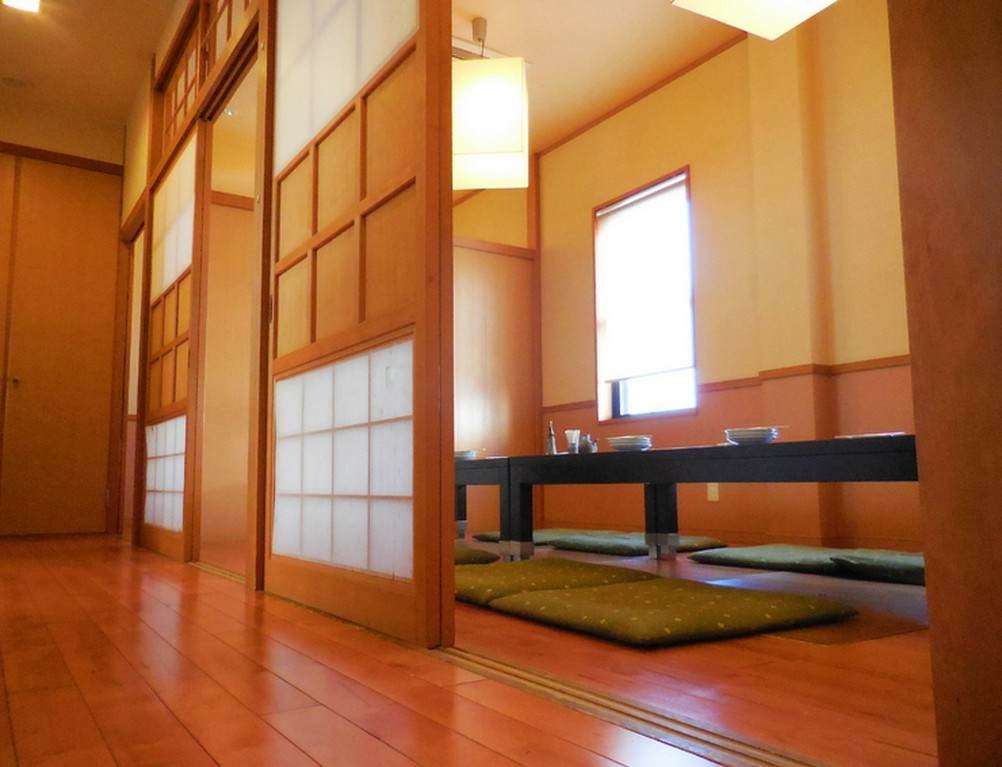 個室（掘りごたつ）でゆったりとお寛ぎください