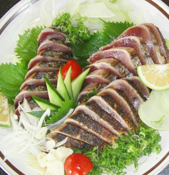 生カツオのタタキ