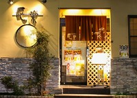 様々なお部屋を完備。寛ぎの空間で高知の旬味をご堪能下さい。