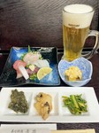 ・つきだし三種盛り合わせ
・土佐の刺身盛り合わせ
・ワンドリンク(ビールや日本酒 etc..)