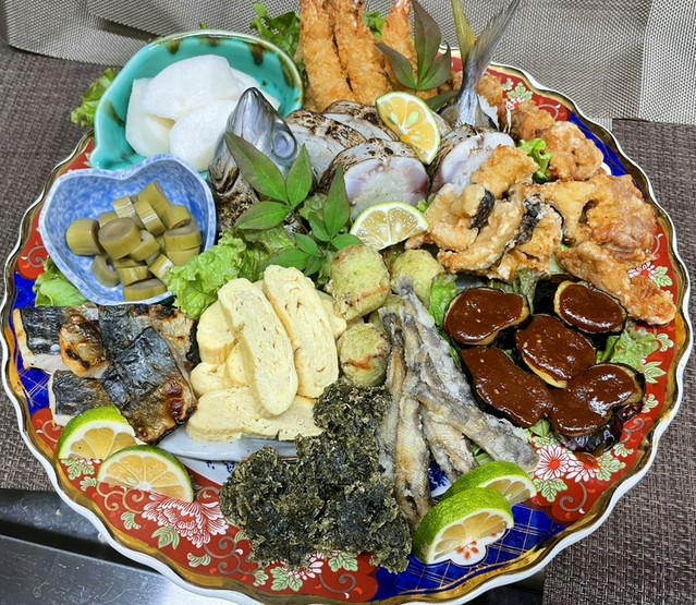 美な酔庵 長楽 高知駅周辺/はりまや橋/居酒屋 長楽のお弁当＆皿鉢