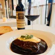 主にピエモンテ・トスカーナを中心に豊富に取り揃えています。