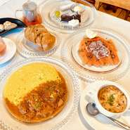 本日のアンティパスト

本日のスープ・パン

本日のメイン料理

本日のドルチェ

食後のお飲み物コーヒーまたは紅茶またはハーブティー
