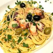 Spaghetti “Otaru” octopus with garlic oil