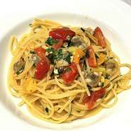 Spaghetti vongole with Akkeshi clamse 